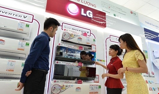 Mùa nắng nóng – máy lạnh, quạt điện hút hàng