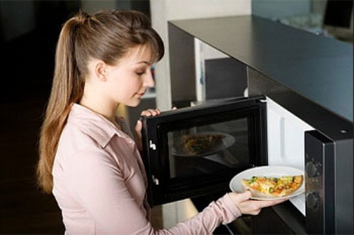 Cuối tuần cùng lò vi sóng: Bánh nướng xốp kiểu Anh