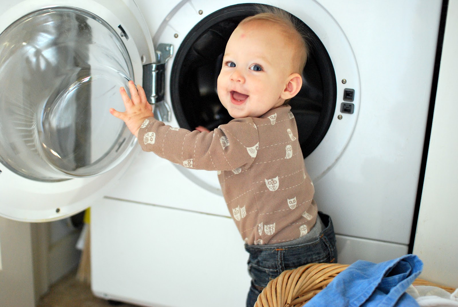 Lý do máy giặt cấp nước liên tục và cách xử lý