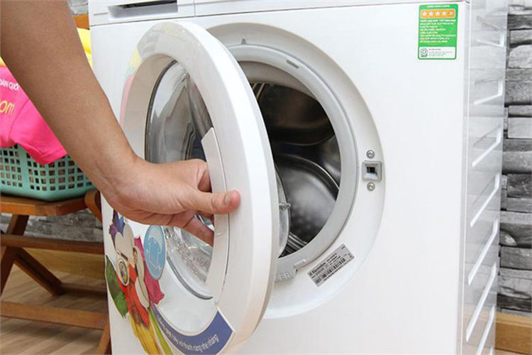 Nguyên nhân do đâu máy lạnh Electrolux bị chớp đèn