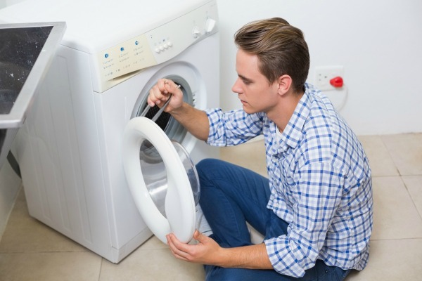 Máy giặt bị lệch tâm phải làm sao?