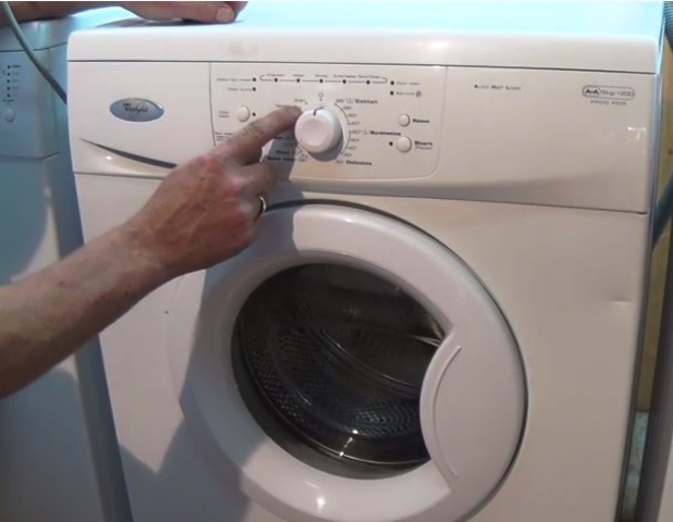 Hướng dẫn cách xử lý nhanh chóng khi máy giặt bị cặn bẩn