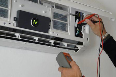 Nguyên nhân làm cho máy lạnh thổi ra hơi nóng