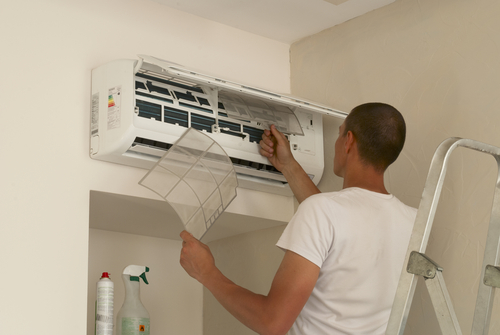 Bí quyết tháo máy lạnh không bị xì gas hiệu quả tại nhà