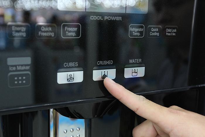 Hướng dẫn sử dụng tủ lạnh làm đá tự động