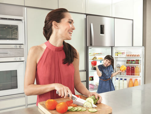 Bật mí lí do tủ lạnh bị nóng vỏ không phải ai cũng biết
