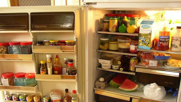 Nguyên nhân và cách sửa tủ lạnh bị tắc bẩn