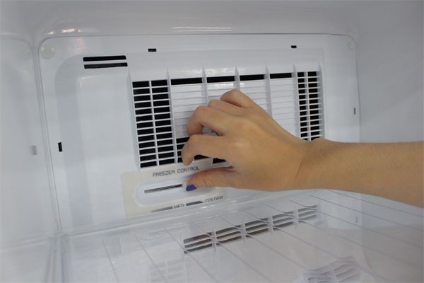 Cách sửa tủ lạnh không đông đá nhanh chóng tại nhà