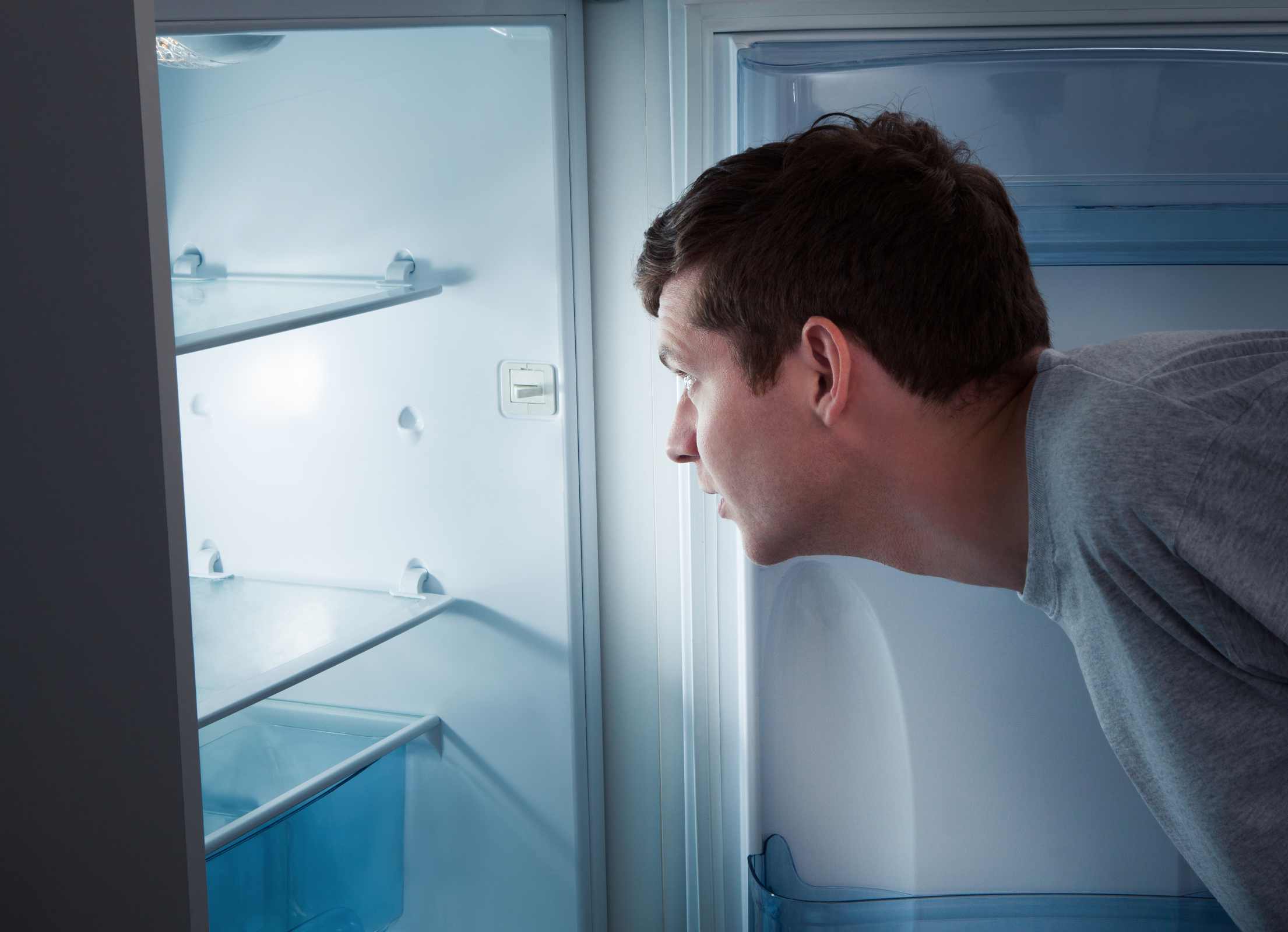 Cách khắc phục tủ lạnh bị rò điện hiệu quả tại nhà