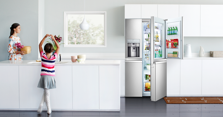 Cửa tủ lạnh đóng không kín phải làm sao đây
