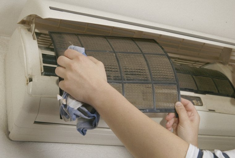Biện pháp khắc phục máy lạnh bị hôi
