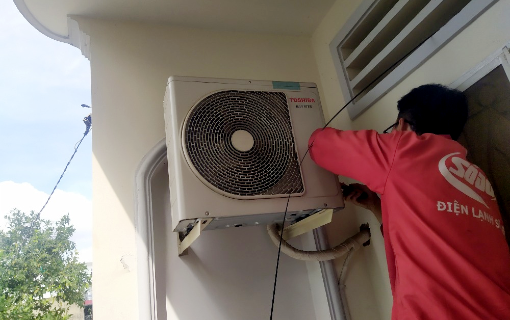Điện Lạnh Quân sẽ giúp bạn khắc phục máy lạnh chạy một lúc rồi tắt