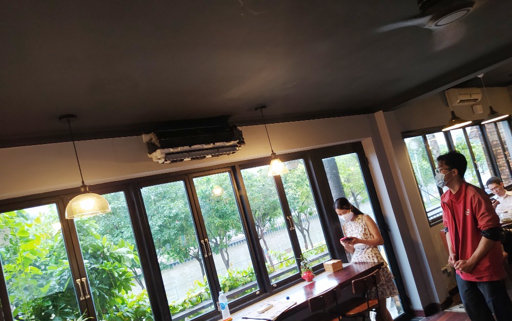 Điện Lạnh Quân giúp bạn sửa cục nóng điều hòa bị chảy nước
