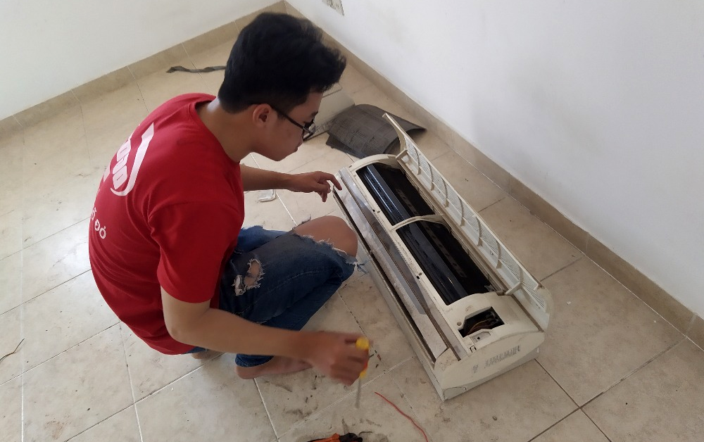 Tại sao máy lạnh hiện nút đỏ?