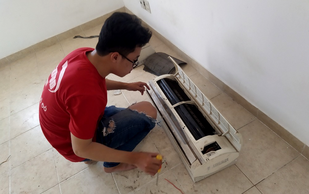 Điện Lạnh Quân giúp bạn sửa máy lạnh đóng đá dàn lạnh nhanh chóng